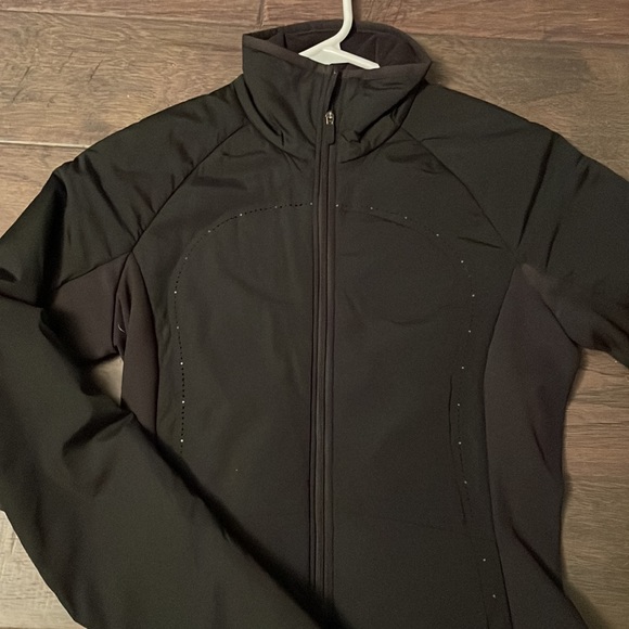 Lululemon fitted running jacket - Picture 2 of 3